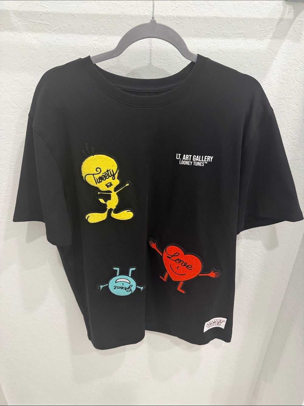 Looney Tunes LT. ART GALLERY Tweety Black Graphic Crew Neck T-Shirt Men’s XL